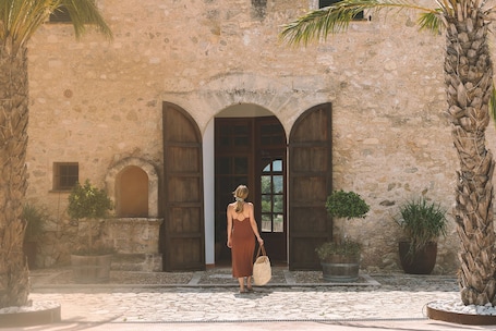 Fachada del alojamiento. Hotel Rural Es Riquers
