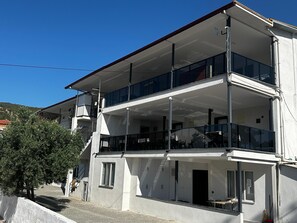 Front of property - Oguz Pansiyon (Denizli)