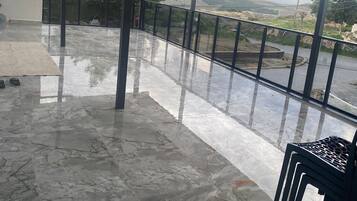 Chambre Familiale | Terrasse/Patio