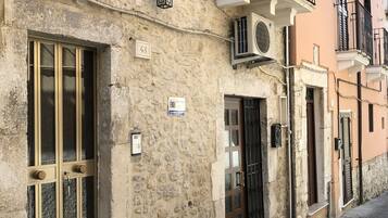 EntrĂ©e de lâhĂ©bergement