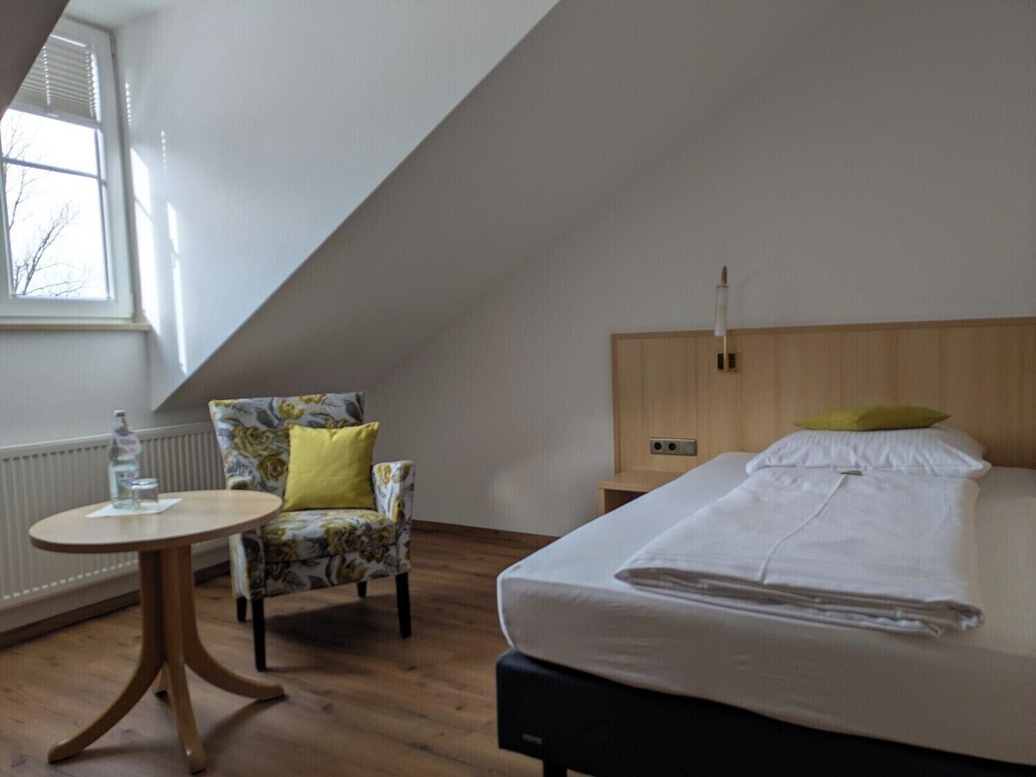 舒适单人房 | 客房服务设施