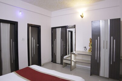 Hotel Amit Palace