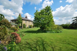 Bagian depan properti