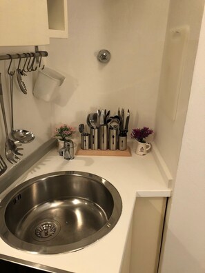 Apartment, 1 Schlafzimmer (Duplex) | Eigene Kochnische | Kühlschrank, Mikrowelle, Herdplatte, Wasserkocher mit Kaffee-/Teezubehör