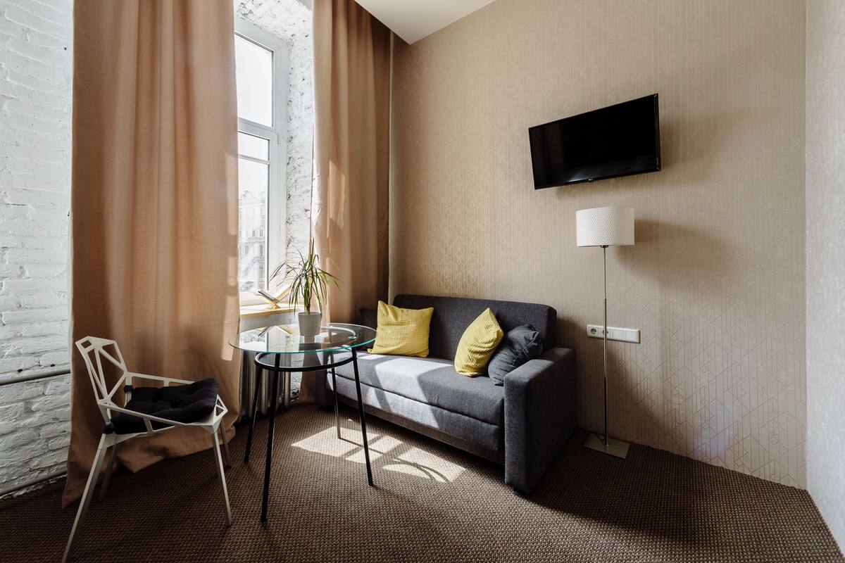 Comfort Studio, 1 Queen Bed with Sofa bed | Soundproofing, iron/ironing board, free WiFi