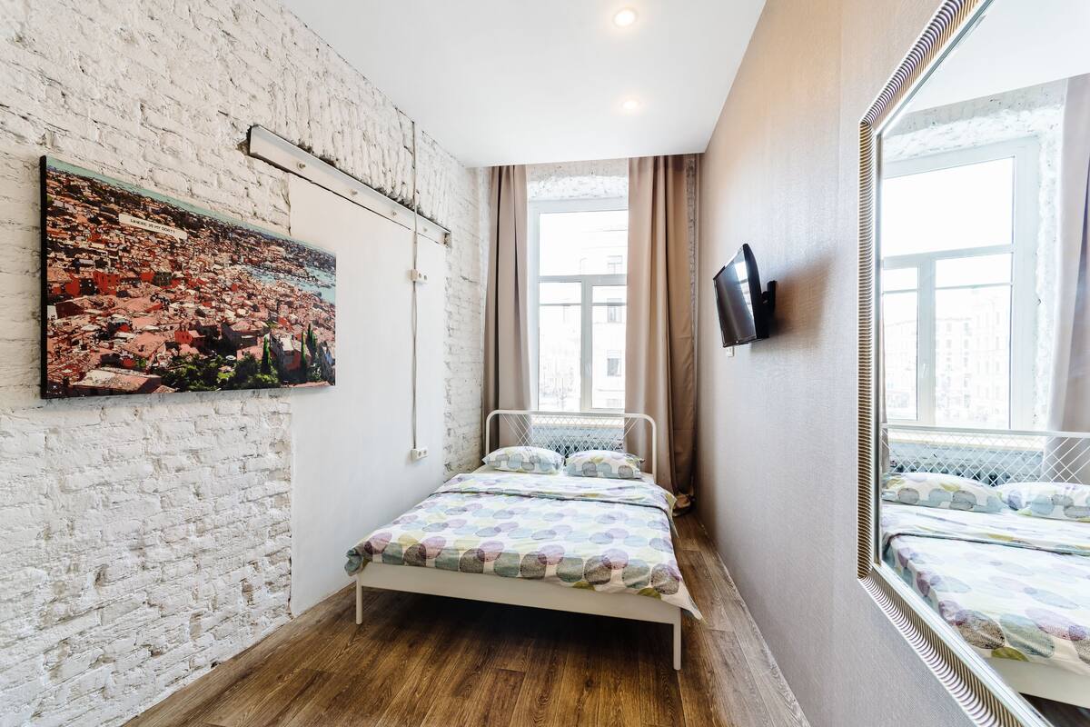 Standard Double Room, 1 Queen Bed, City View (shared bathroom) | Soundproofing, iron/ironing board, free WiFi