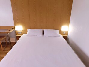 Standard Room, 1 Double Bed | Desk, laptop workspace, blackout drapes, iron/ironing board - Kyriad ECO - Belfort Bessoncourt (Bessoncourt)