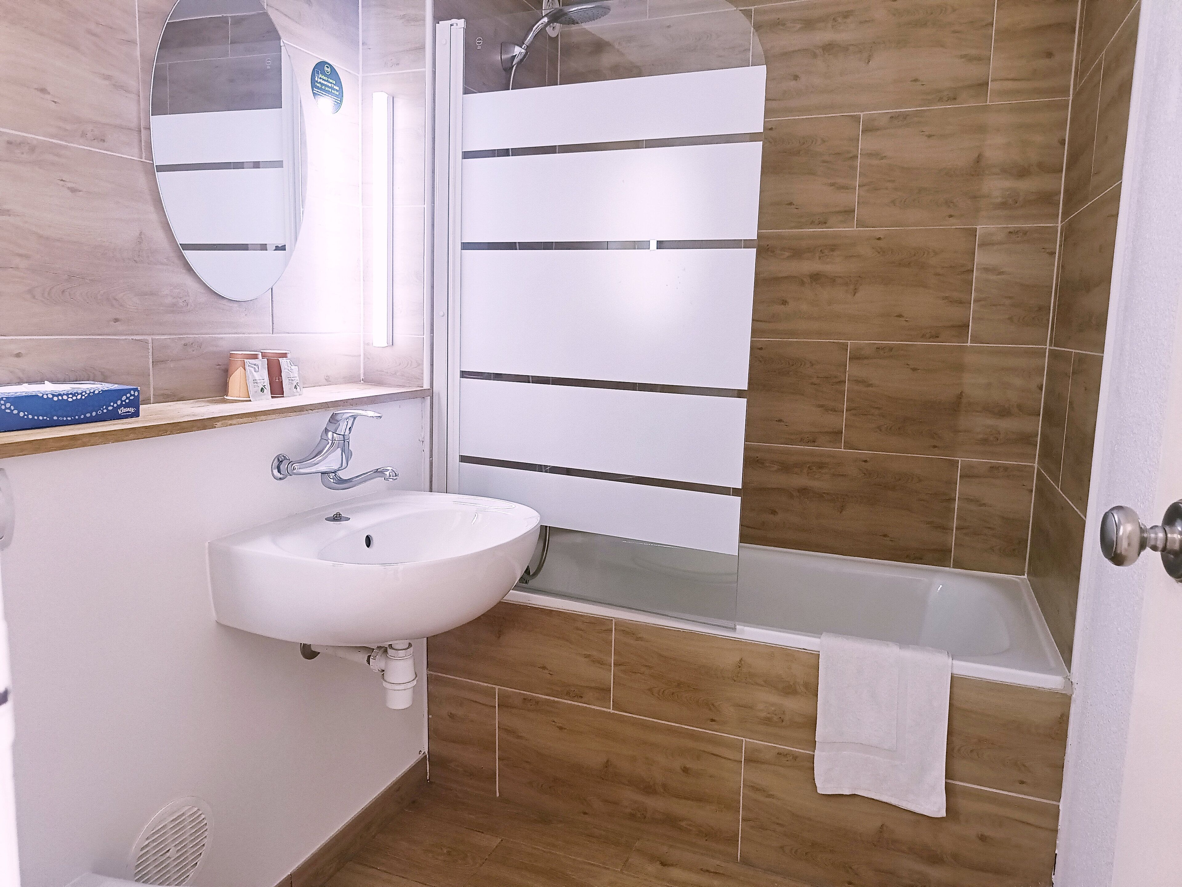 standard room, 2 single beds | bathroom | shower, hair dryer, towels