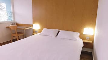 Family Room, Multiple Beds | Desk, laptop workspace, blackout drapes, iron/ironing board