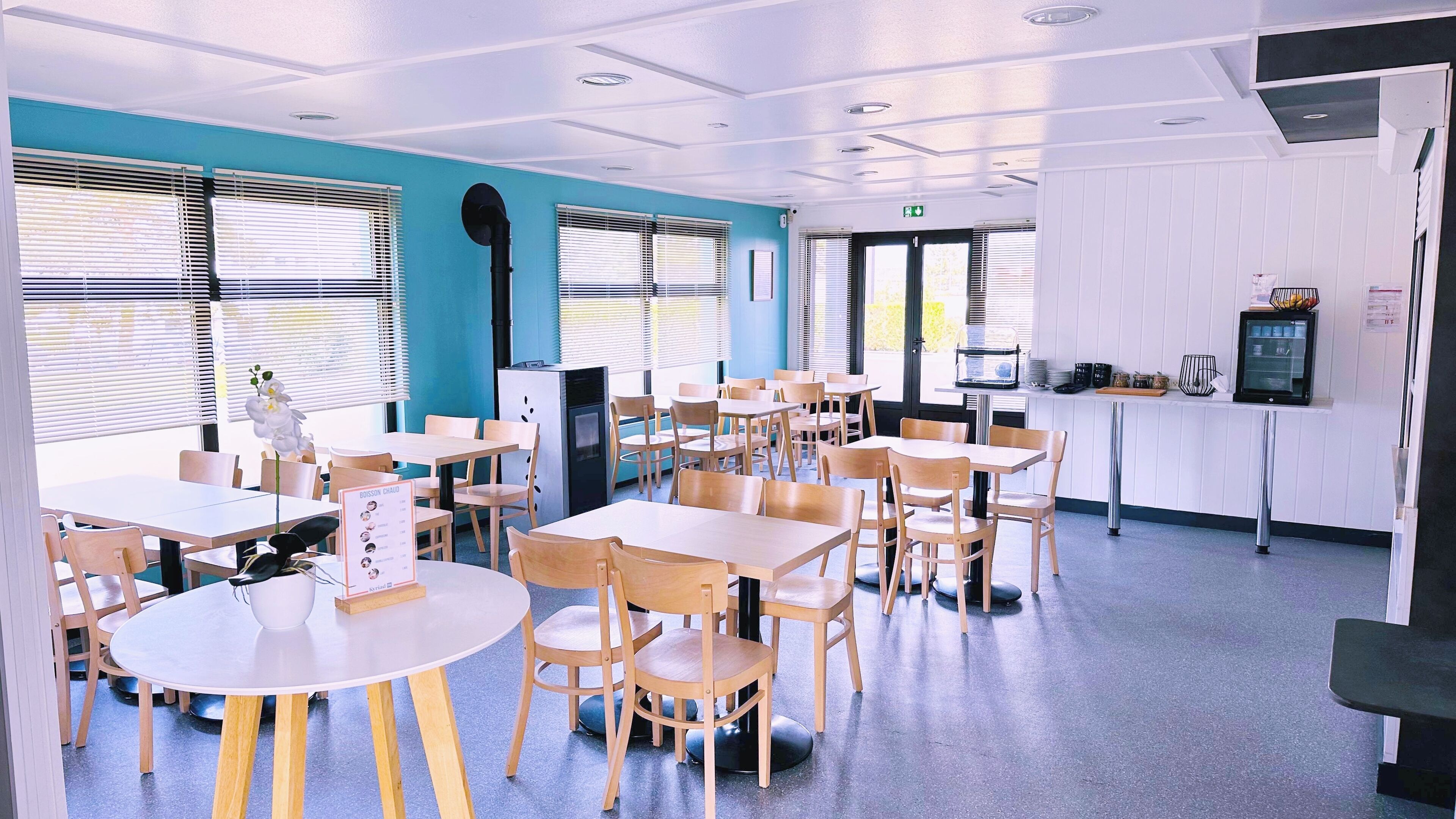 buffet breakfast on weekends (eur 10.90 per person)