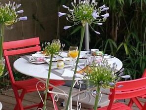 Khu ẩm thực ngoài trời