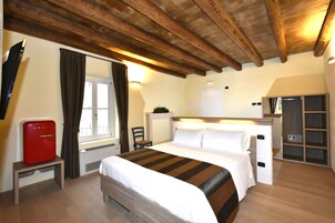 Minibar, in-room safe, desk, soundproofing