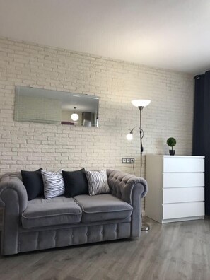 Studio | Wohnzimmer | Flachbildfernseher