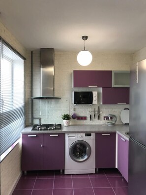 Studio | Eigene Küche | Kühlschrank, Mikrowelle, Herdplatte, Wasserkocher