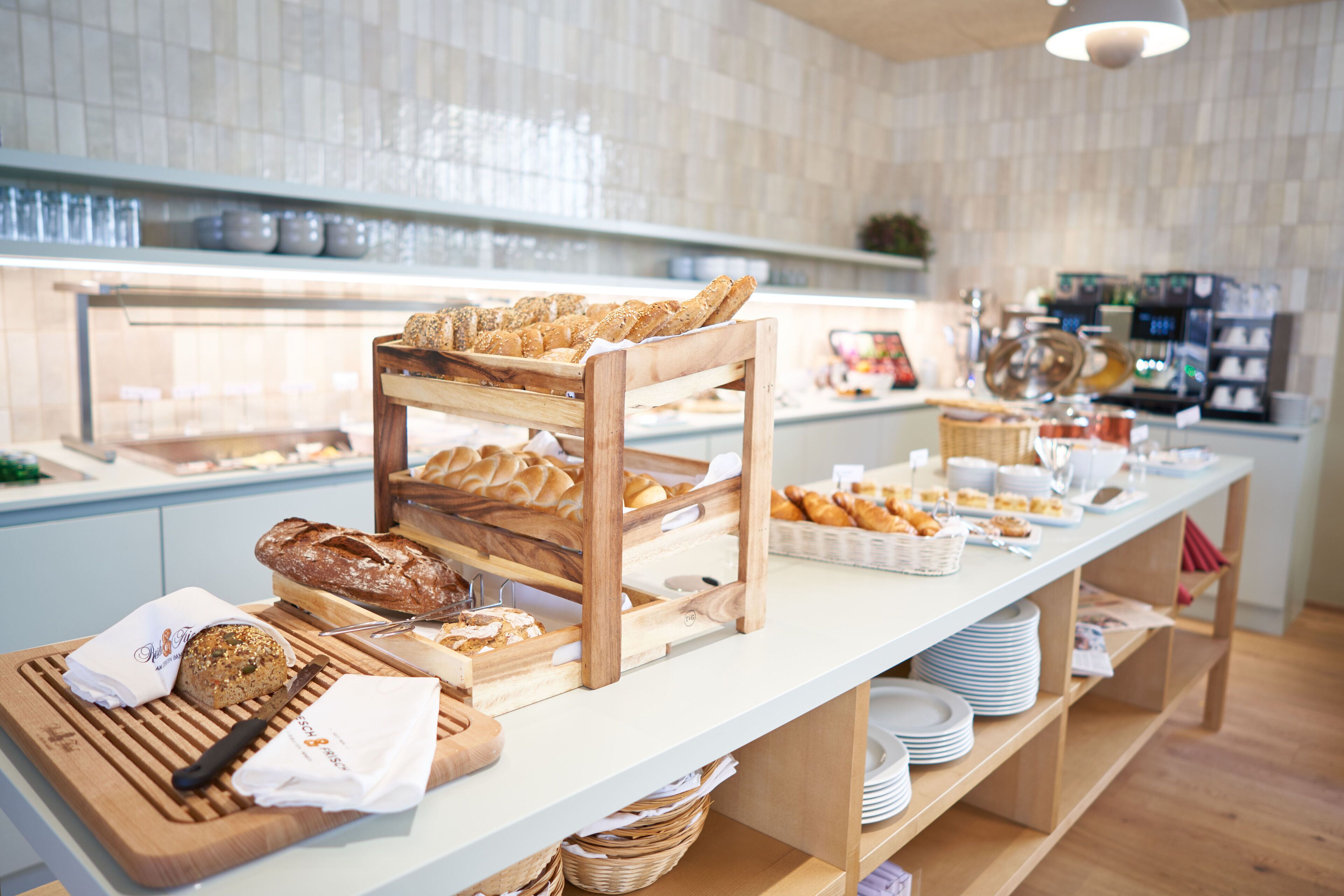 daily continental breakfast (eur 17 per person)