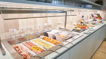 Daily continental breakfast (EUR 17 per person)