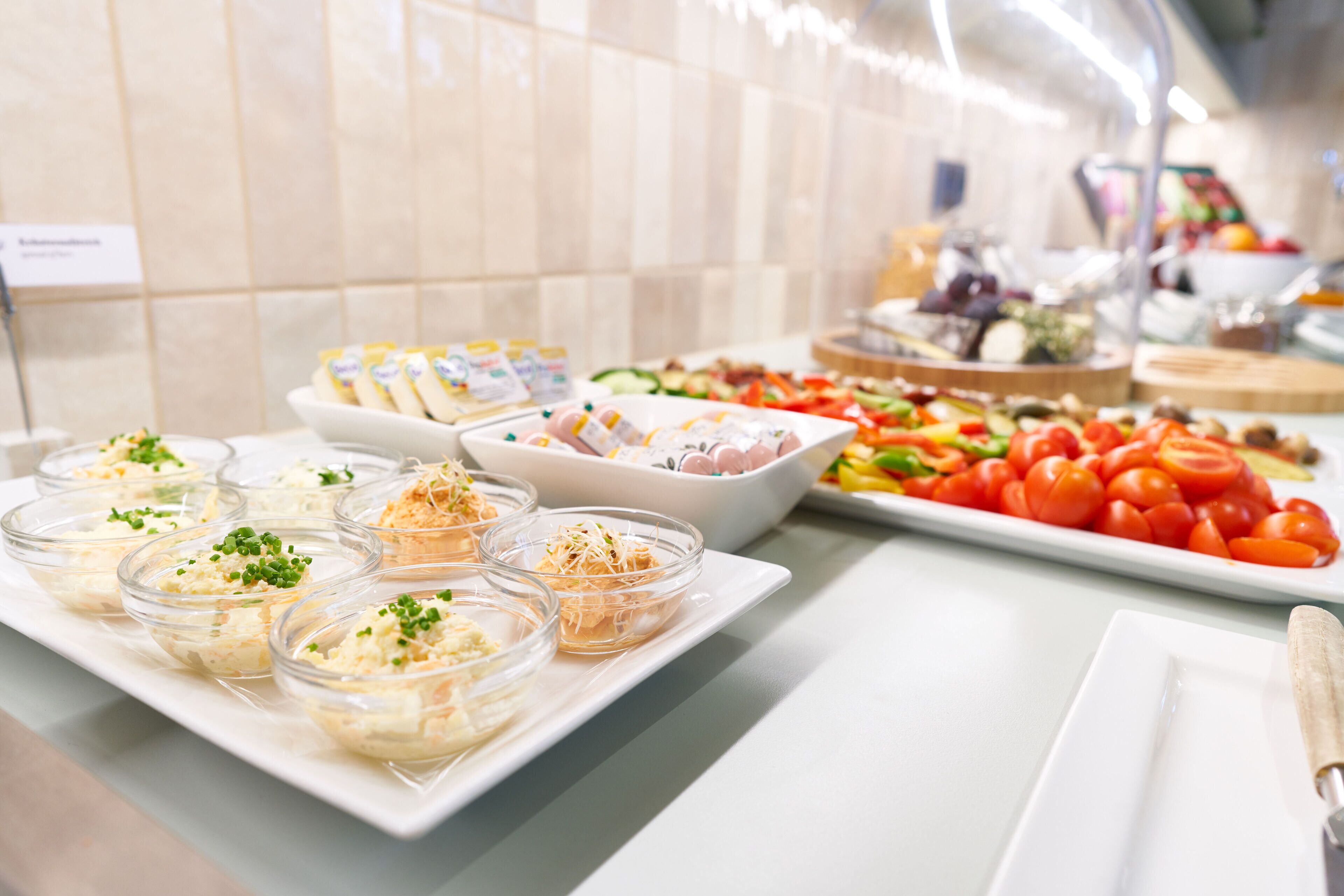 daily continental breakfast (eur 17 per person)