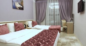 Chambre Double | Bureau, lits bébé (gratuits), Wi-Fi gratuit