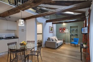 Deluxe Duplex | In-room safe, desk, soundproofing, free WiFi - Piazza Vittorio Suites (Turin)