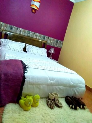 Basic Twin Room, 1 Queen Bed | Blackout curtains, iron/ironing board, free cots/infant beds, free WiFi - Jill's Nest (Nairobi)