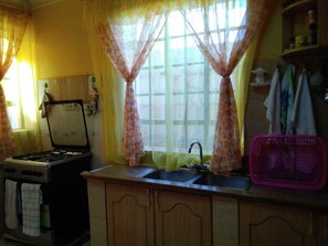 Tủ lạnh, lò vi sóng, lò nướng, bếp nấu