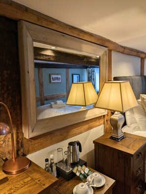 Deluxe Double or Twin Room, 1 King Bed (Dawn Run ) | Frette Italian sheets, premium bedding, desk, iron/ironing board - The Seven Stars (Ledbury)