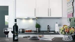 Private kitchen - Ferienwohnung Meerblick Lemkenhafen (Fehmarn)