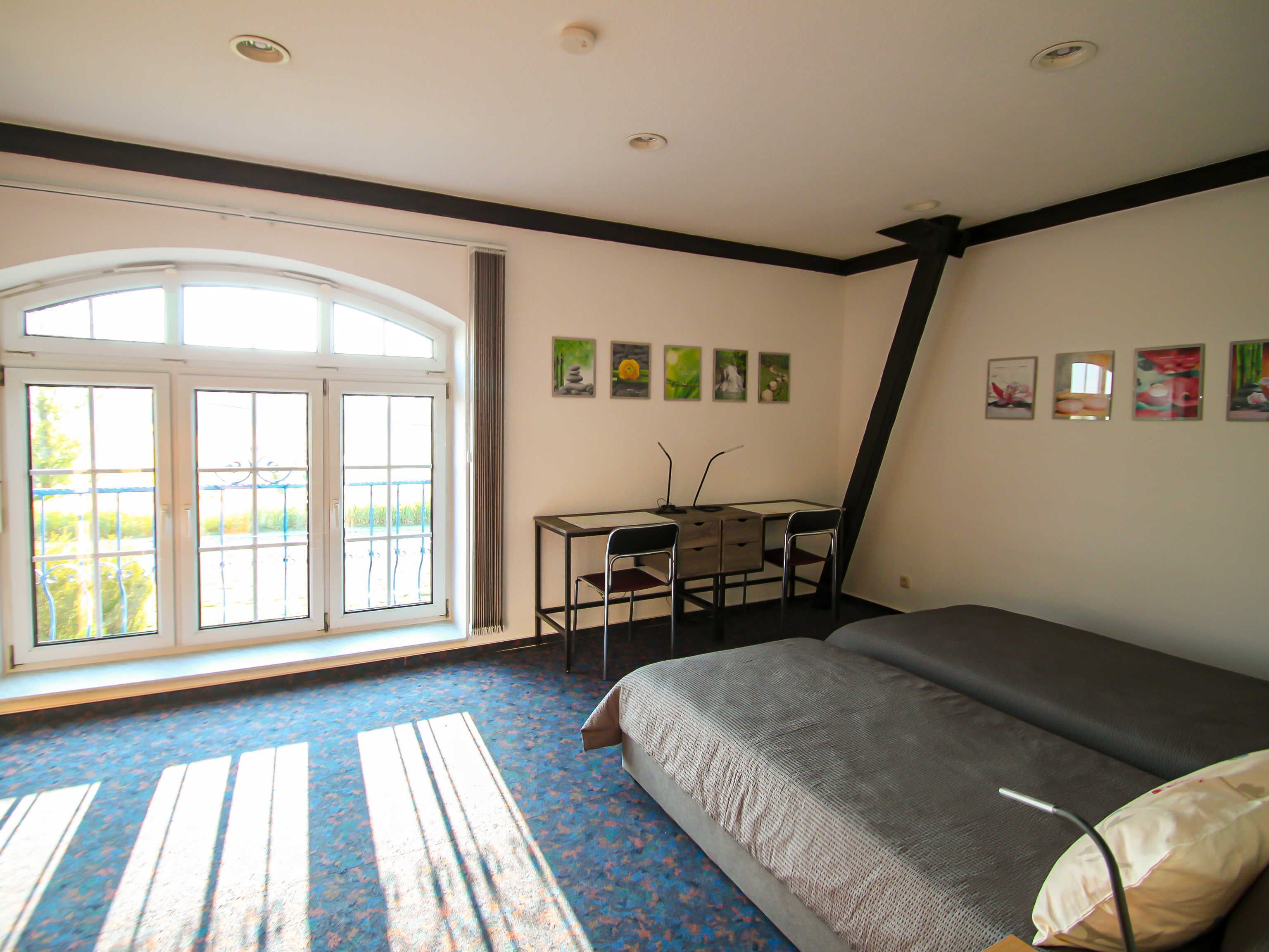 4 slaapkamers, een bureau, wifi, beddengoed