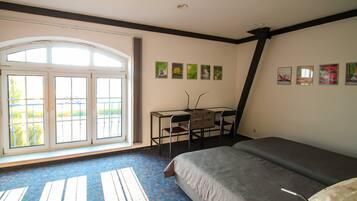 4 chambres, bureau, Wi-Fi, draps fournis