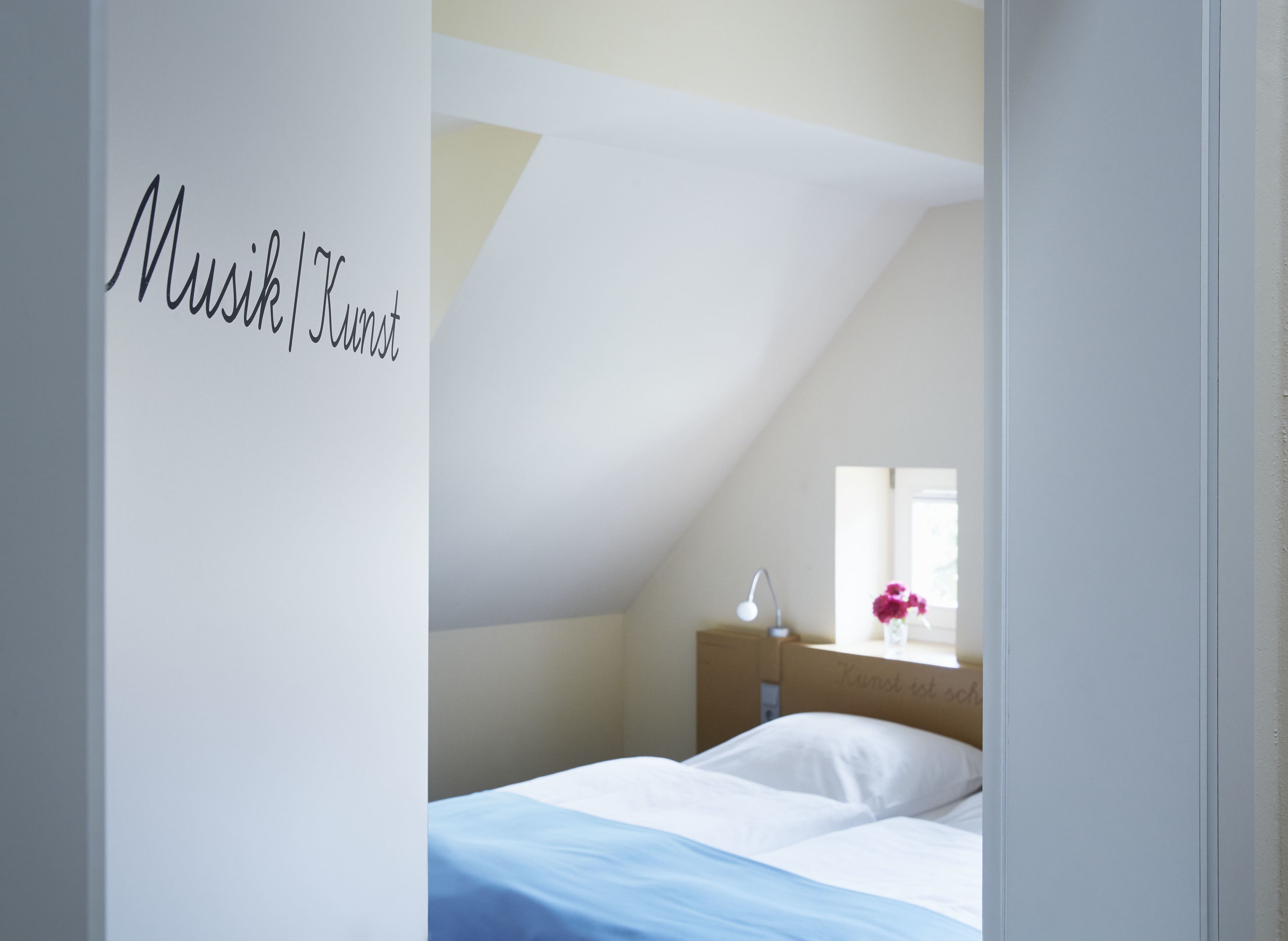 Literie hypoallergénique, couette en duvet, système d’insonorisation
