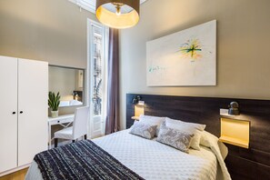 Kamar Double, balkon | Meja kerja, tirai kedap cahaya, kedap suara, dan Wi-Fi gratis