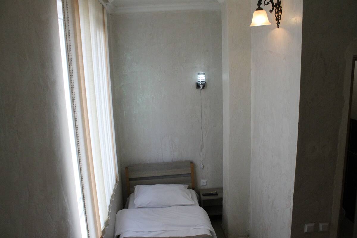 Single Room | 1 bedroom, premium bedding, iron/ironing board, free WiFi