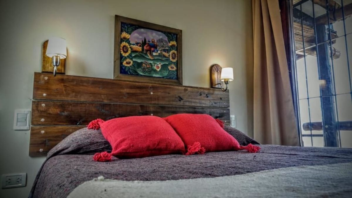 Cabaña, 1 cama doble | Caja fuerte, escritorio, sistema de insonorización