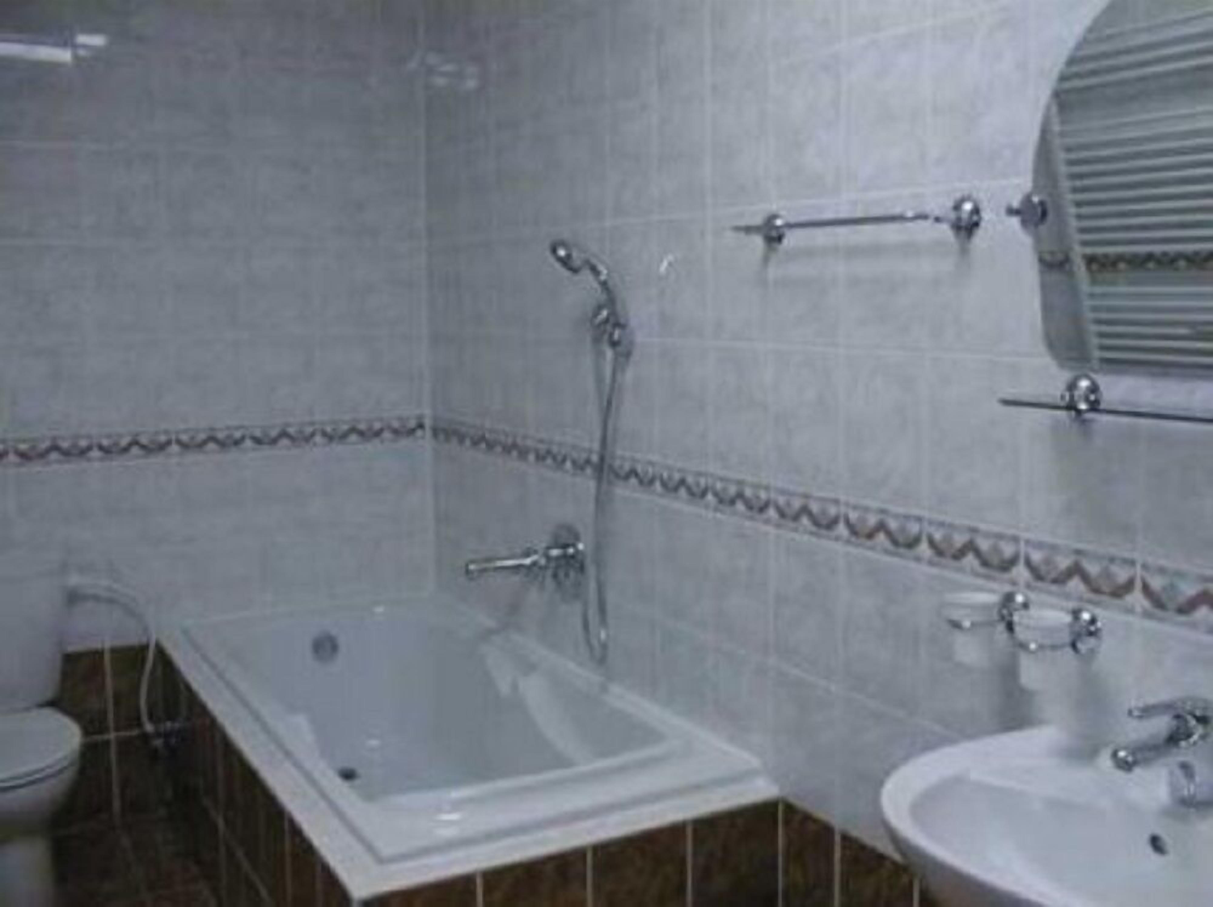 design double room, hill view | bathroom | free toiletries, hair dryer