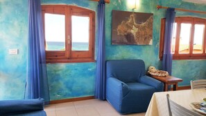 Living area - La Baia Apartments (San Vero Milis)