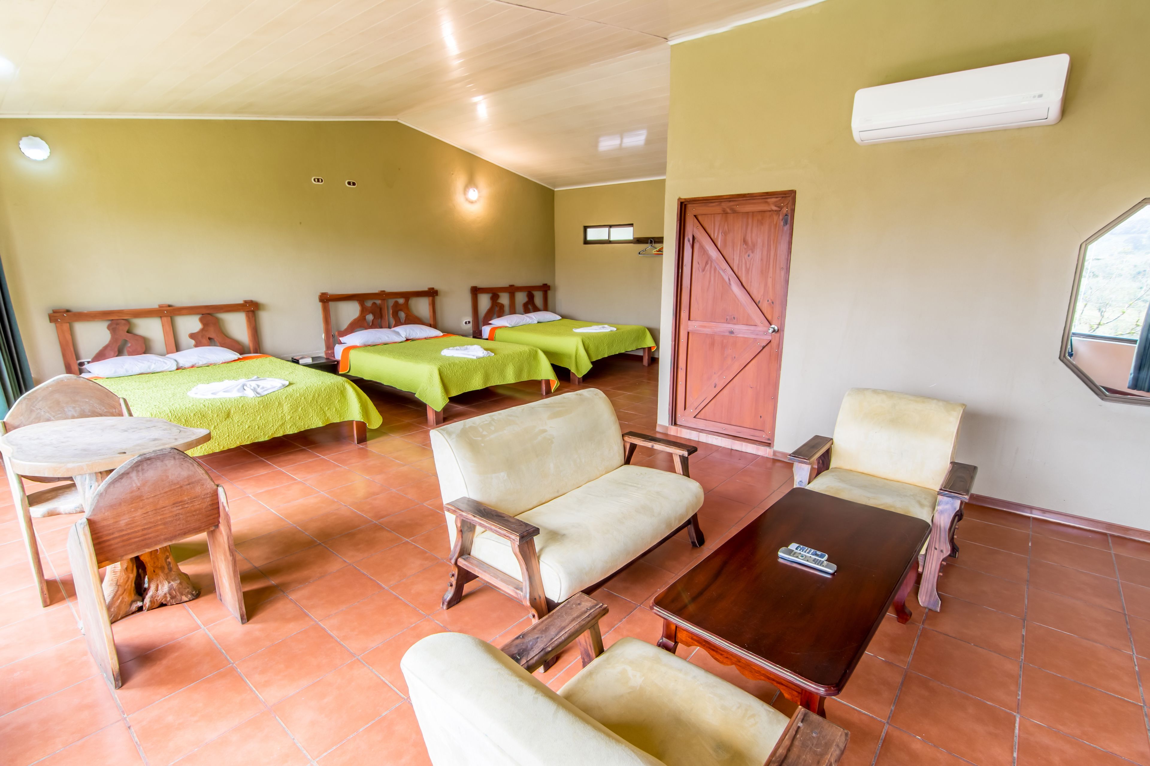 in-room safe, iron/ironing board