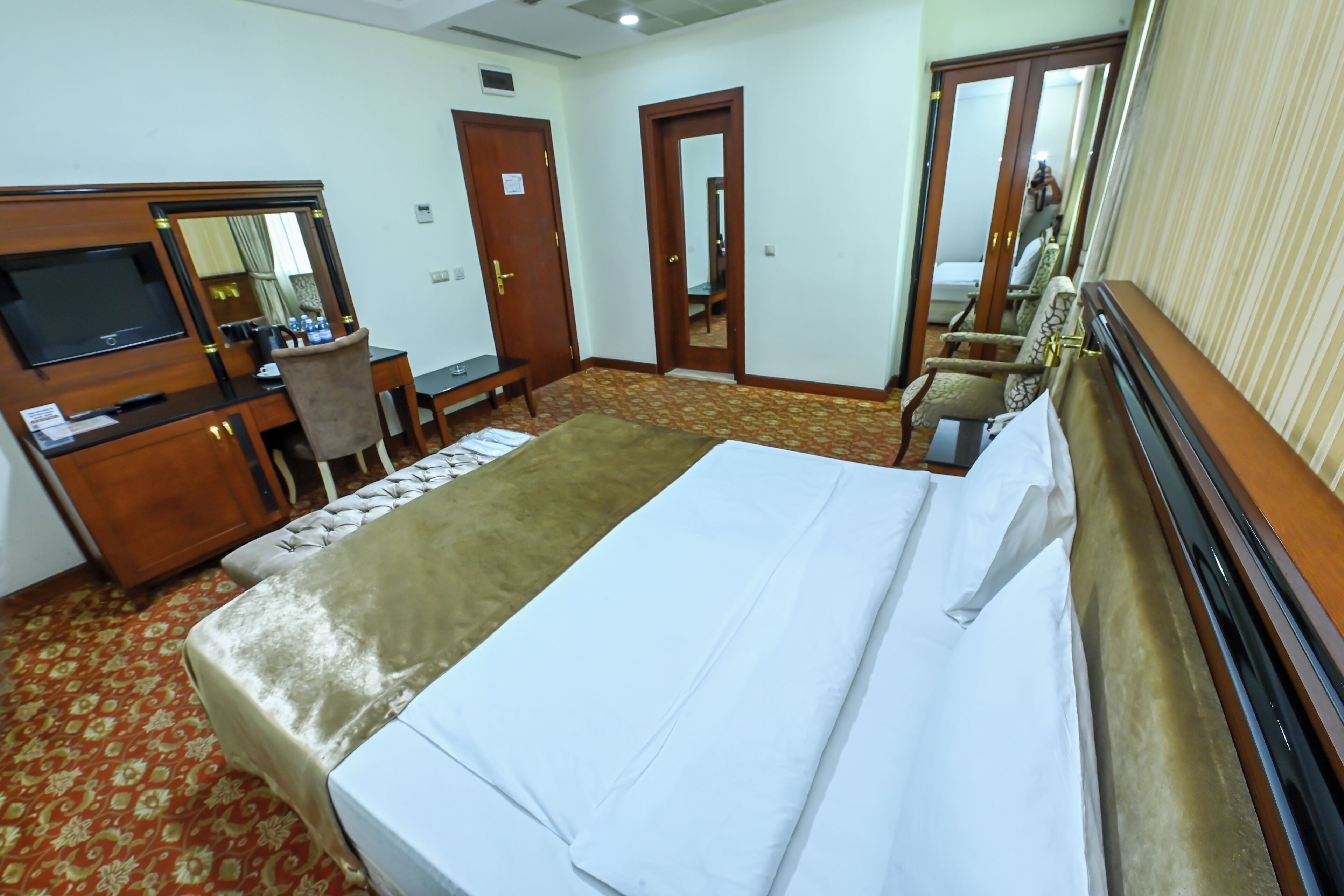Standard Double Room, 1 Queen Bed | Premium bedding, minibar, in-room safe, desk