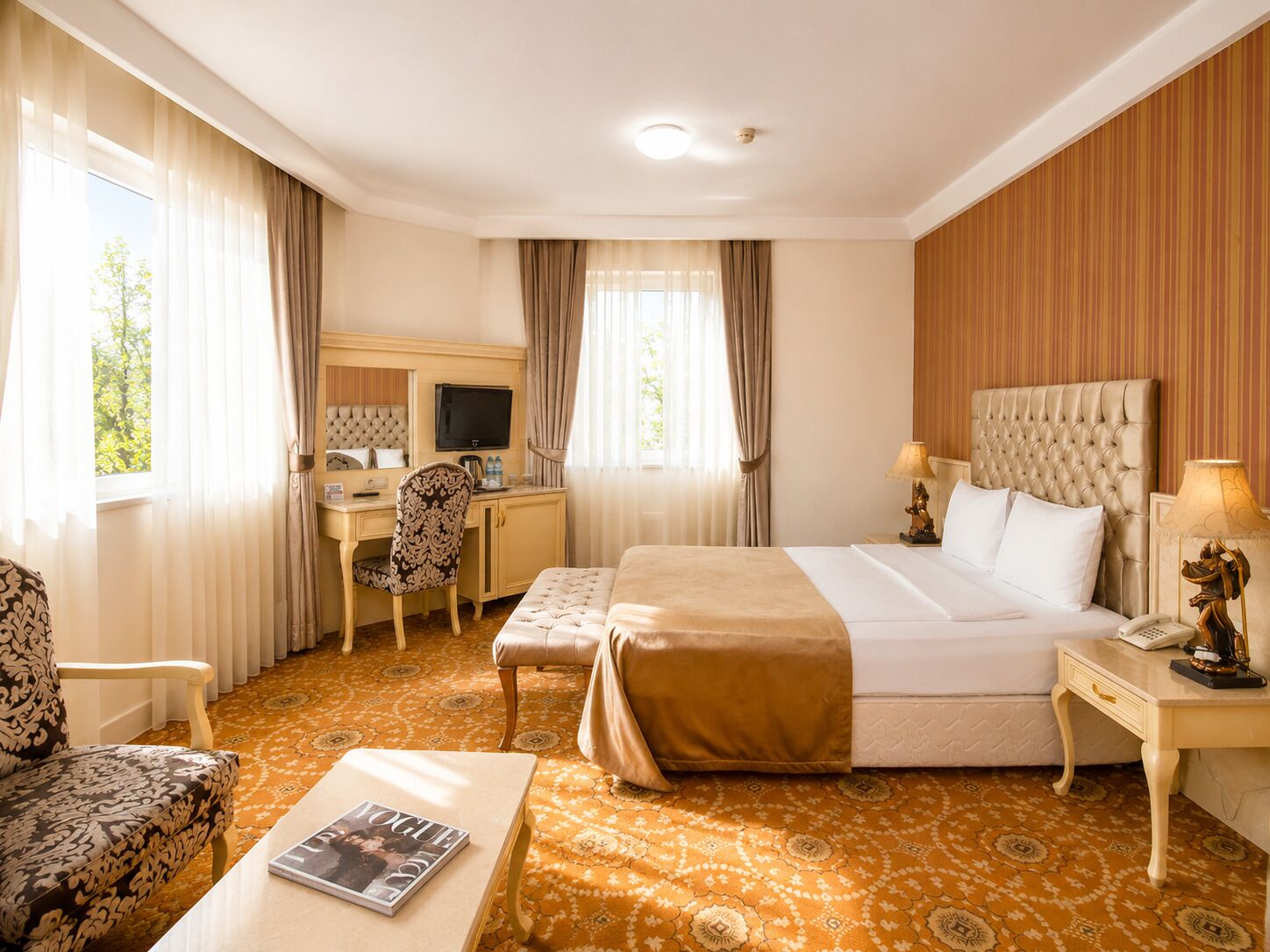 Junior Suite, 1 King Bed | Premium bedding, minibar, in-room safe, desk