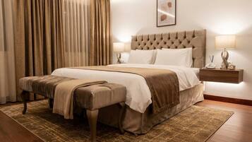 Ropa de cama de alta calidad, colchones con acolchado adicional, minibar