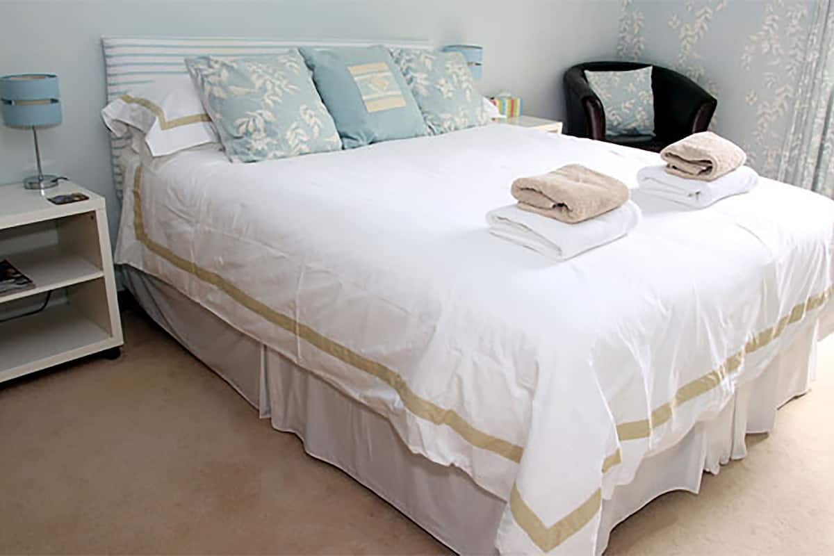 Standard Double Room, 1 Double Bed (Double Room With Private Bathroom) | 1 bedroom, premium bedding, soundproofing, iron/ironing board