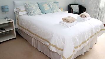 Standard Double Room, 1 Katil Kelamin (Double) (Double Room With Private Bathroom) | 1 bilik tidur, peralatan tempat tidur premium, kalis bunyi