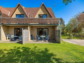 Unclassified image, 2 of 27, button