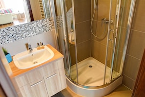 Apartment, 2 Schlafzimmer | Kostenloses WLAN, Bettwäsche