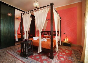 Premium bedding, desk, free WiFi - Easy Dream Rooms (Verona)