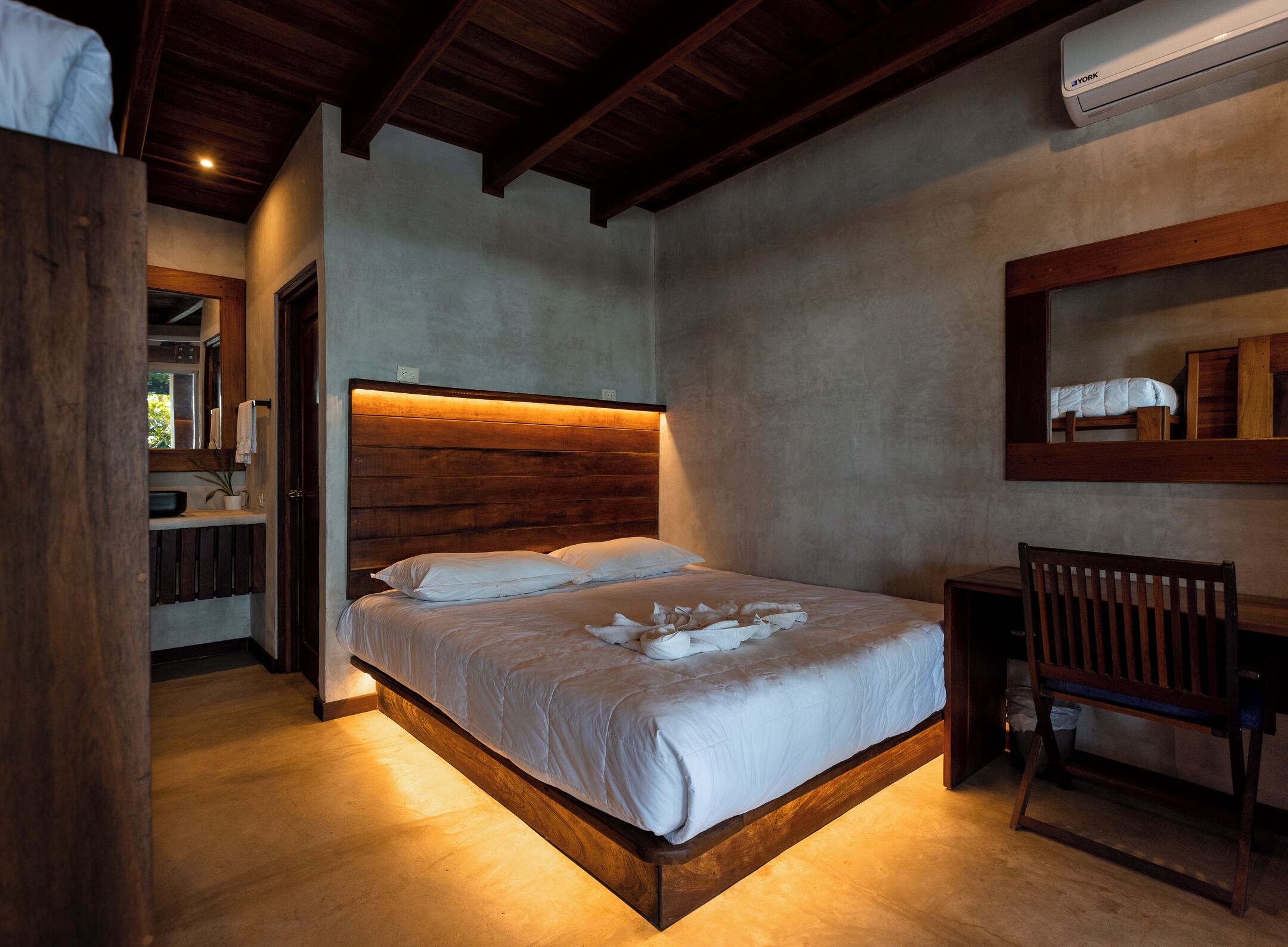 Habitación cuádruple estándar | Wifi gratis y ropa de cama 