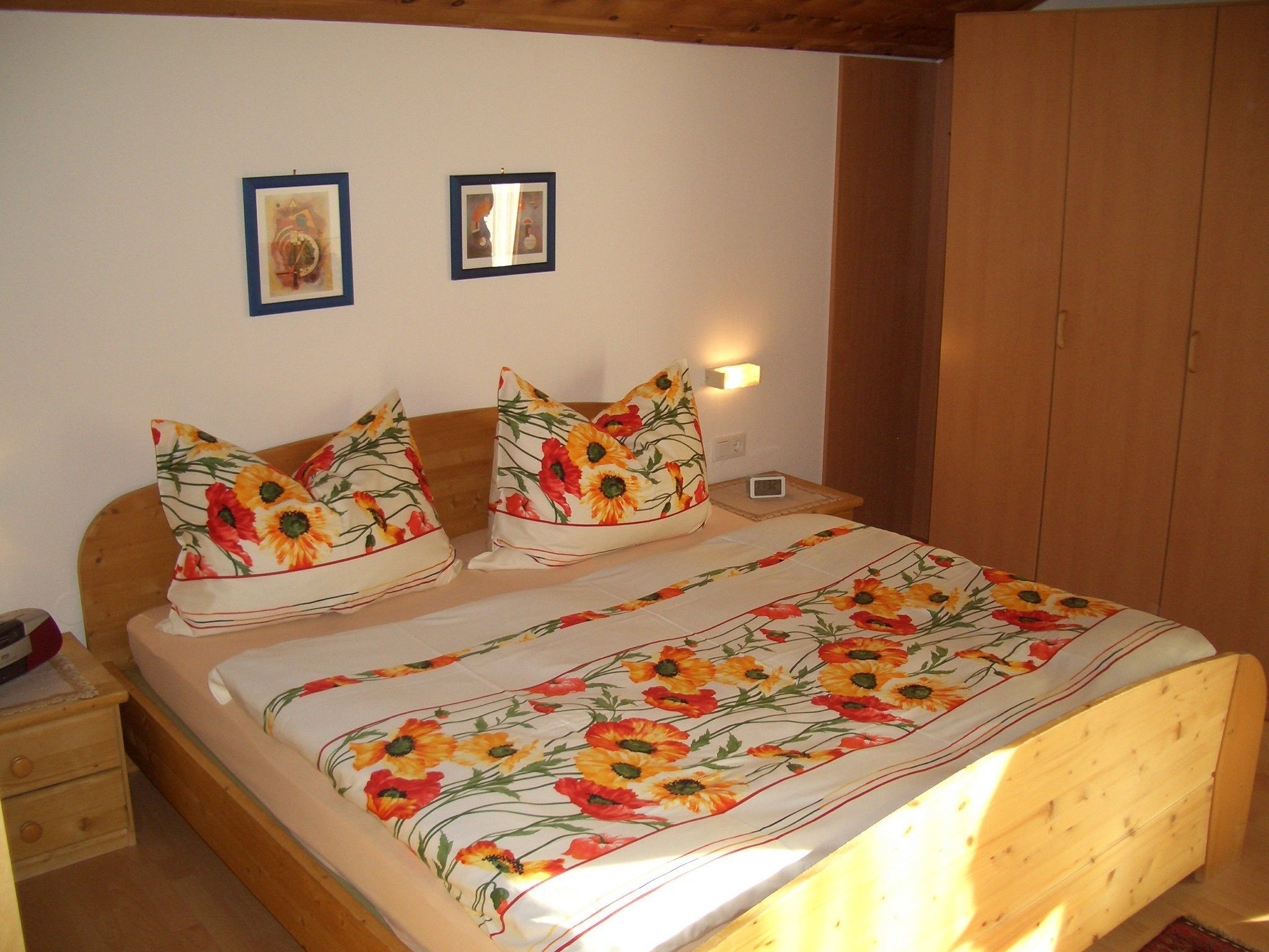 Íbúð - 2 svefnherbergi - svalir | 1 svefnherbergi, skrifborð, ókeypis vöggur/ungbarnarúm