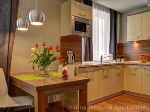 Studio Suite | Private kitchen | Fridge, oven, stovetop, high chair - Apartamenty w Marina Jastarnia (Jastarnia)