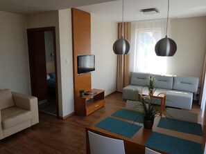 Apartment, 1 Bedroom | Living area