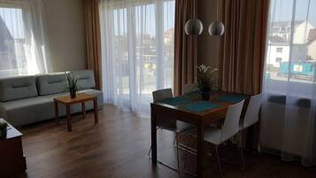 Apartment, 1 Bedroom | Living area