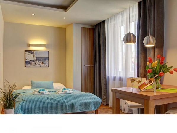 开间套房 | 免费高速有线上网